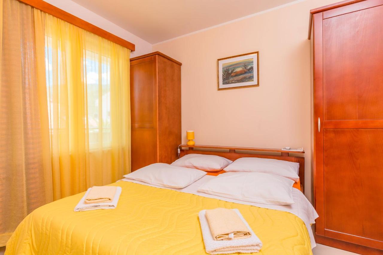 Rosic Apartments Tivat Bagian luar foto