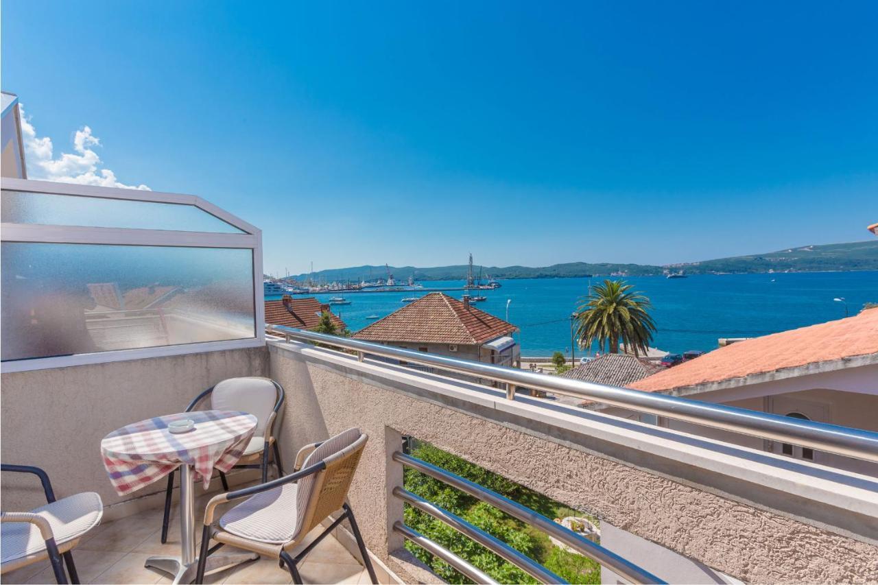 Rosic Apartments Tivat Bagian luar foto