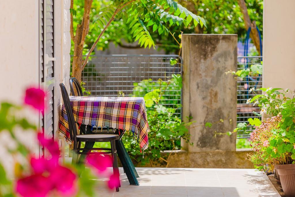 Rosic Apartments Tivat Bagian luar foto