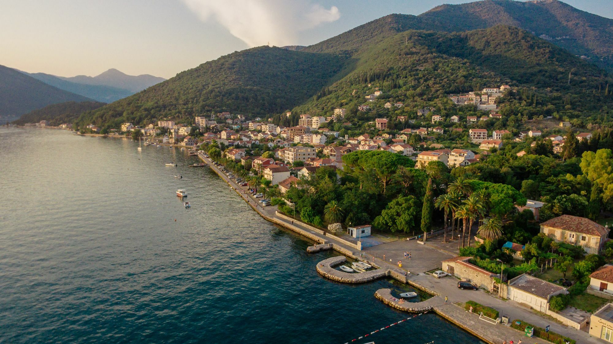 Rosic Apartments Tivat Bagian luar foto